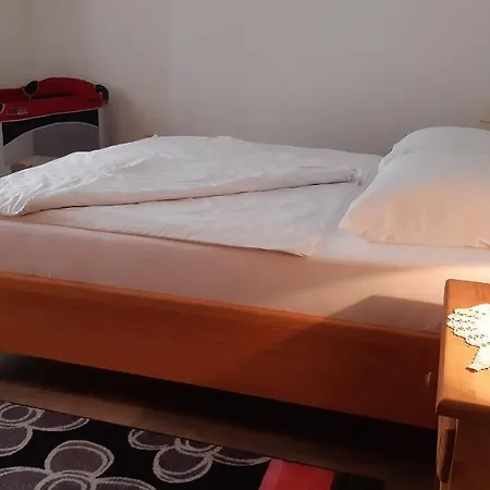 شقة Eli بيهاتش
